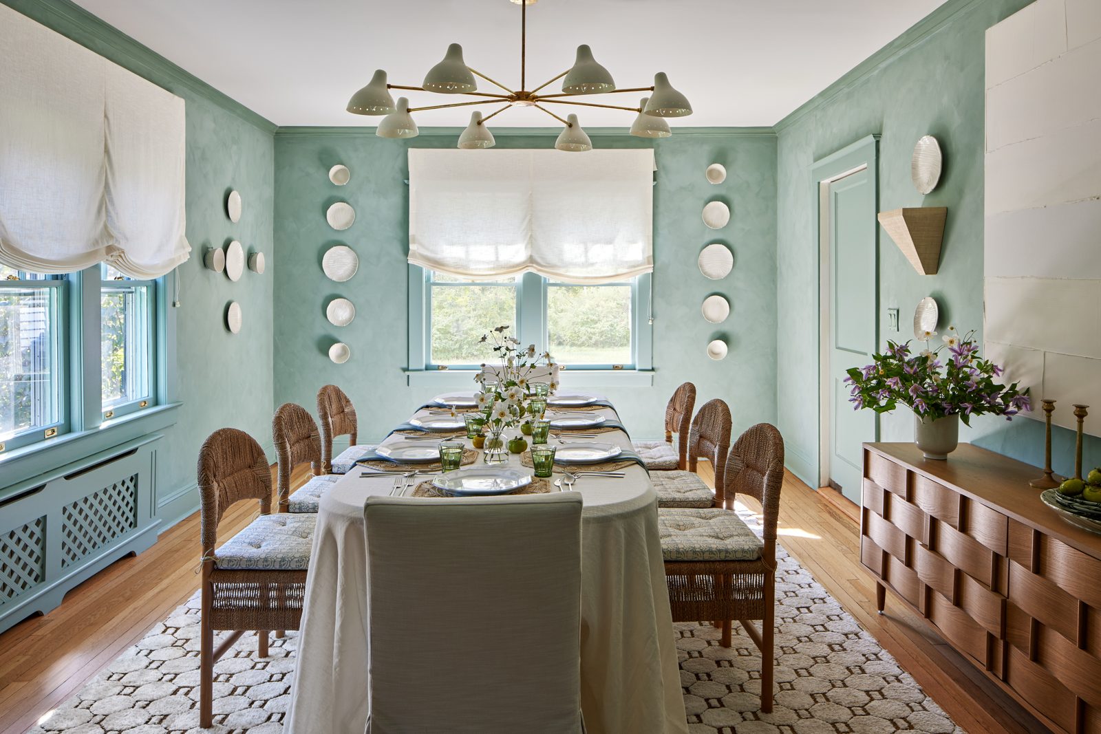 Gone Floral — dining room in soft green plaster